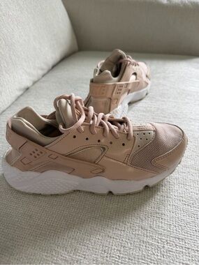 Nike Air Huarache Run Women's Shoes Particle Beige/Desert Sand 634835-202 S 8.5